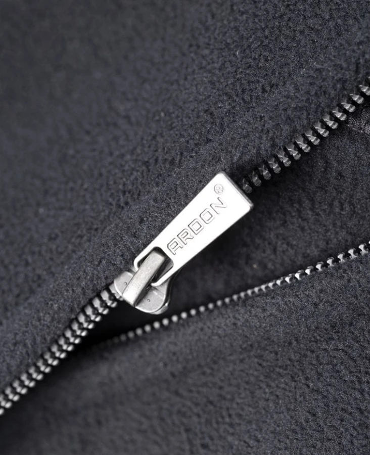 H9423_003.jpg